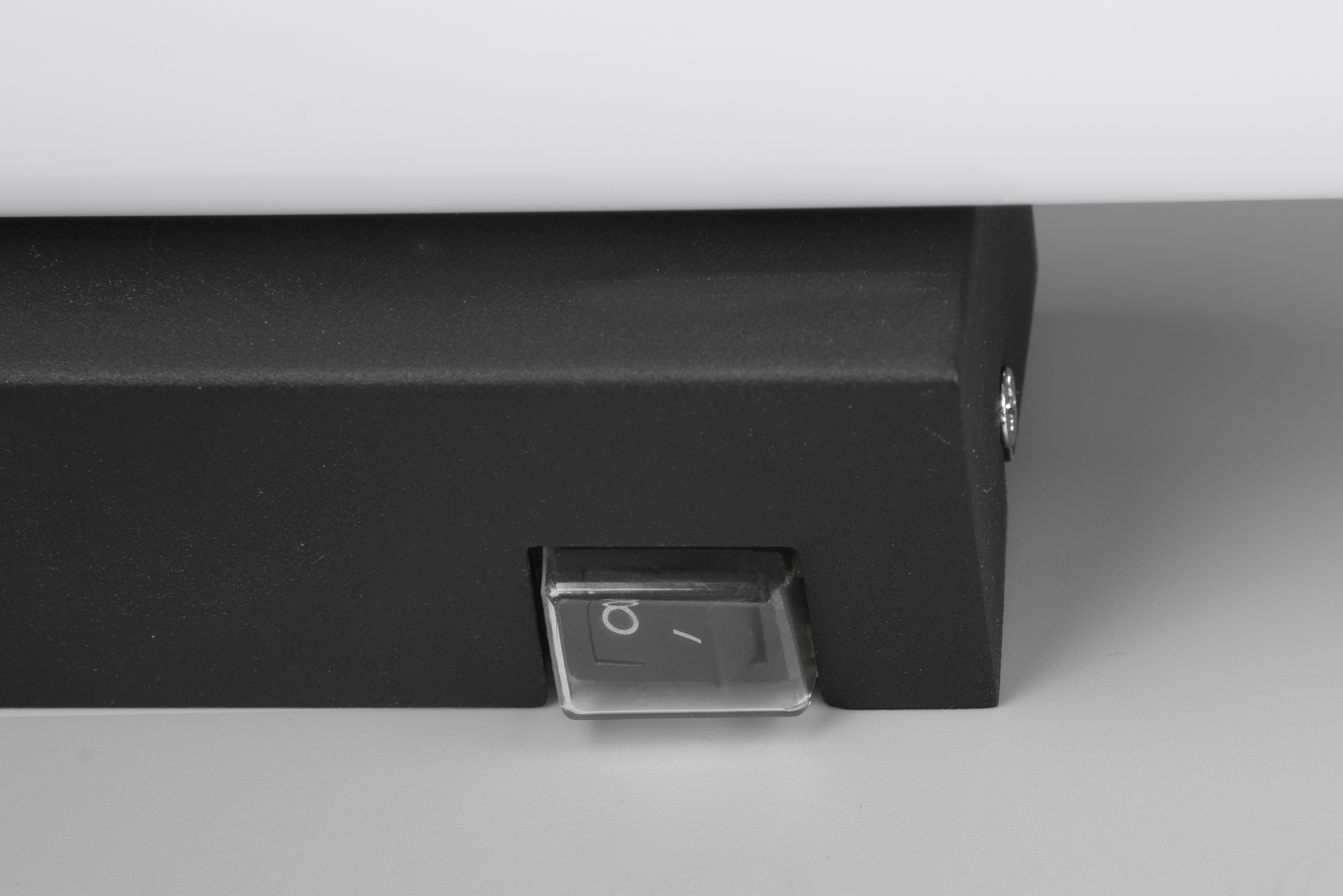 MATTIMO H2O APPLIQUE LED NERO IP44 CON INTERRUTTORE L. 40,4CM